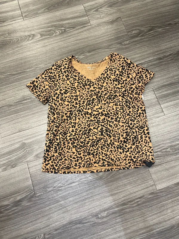 Top Short Sleeve By Ava & Viv In Animal Print, Size: 1x Monochromatic Office Style