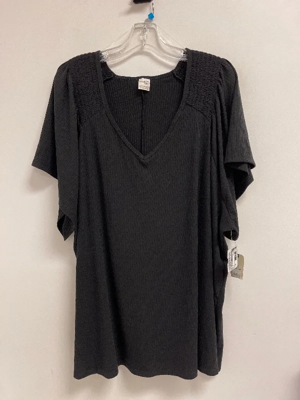Top Short Sleeve By Terra & Sky In Black, Size: 2x Luxurious Men's High