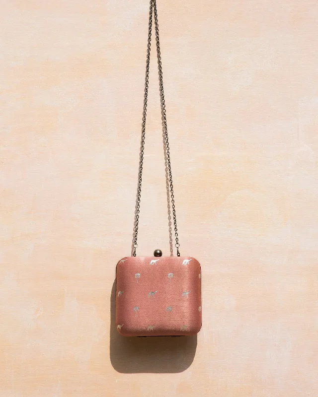 Caravan Clutch Streetwear Style