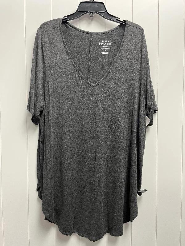 Top Short Sleeve By Torrid In Grey, Size: 4x Dynamic Men's Glow