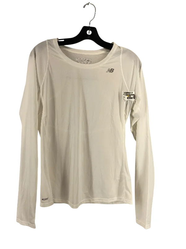 Athletic Top Long Sleeve Crewneck By New Balance In White, Size: M Laid