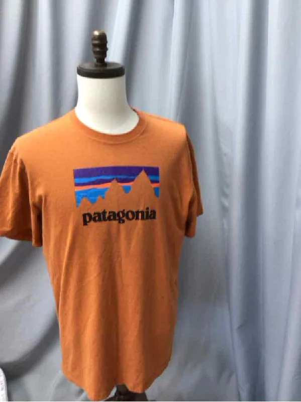SIZE LARGE PATAGONIA Men's SHIRTS Refined Men's European