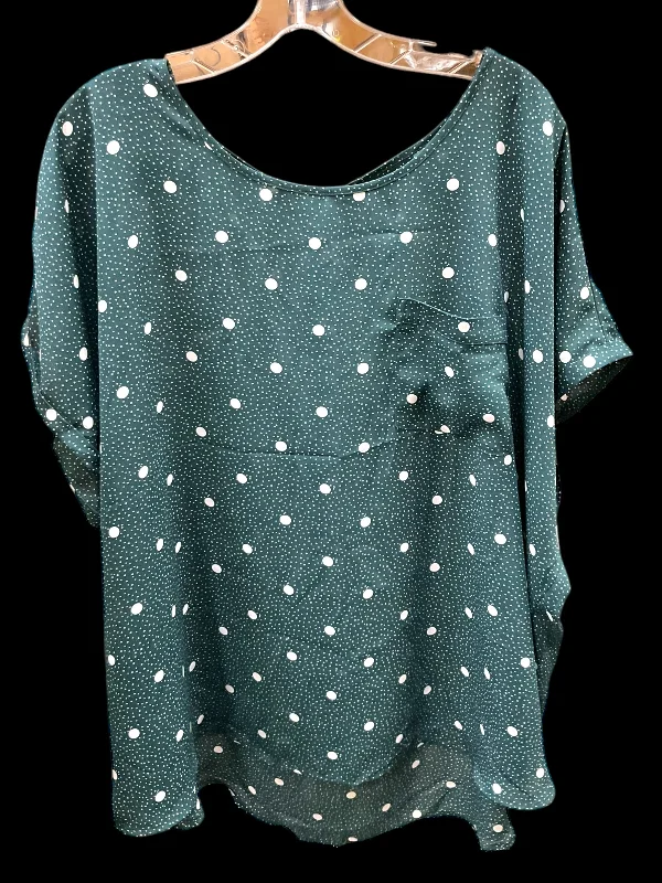 Top Short Sleeve By Maurices In Polkadot Pattern, Size: 3x Cozy Men's Sherpa