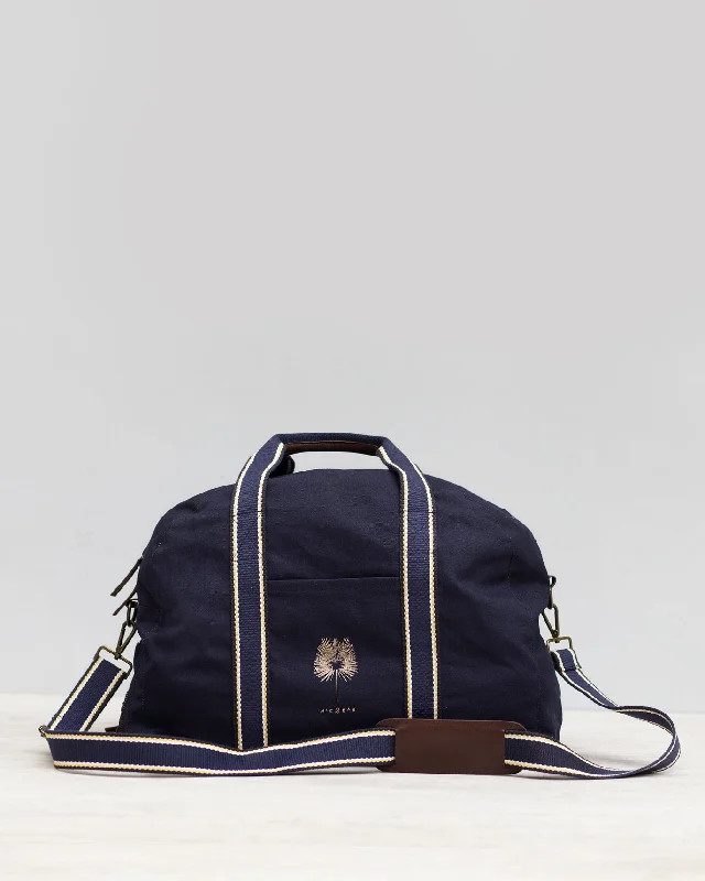 Koi Weekender - Navy Elegant Men's Cashmere
