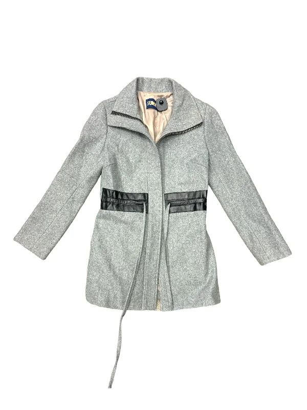 Coat Parka By Cma In Grey, Size: S Beach